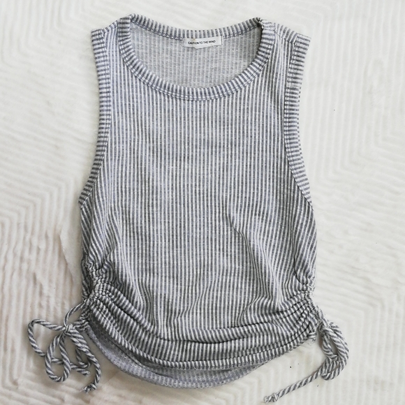 Tank with drawstrings - Picture 4 of 5